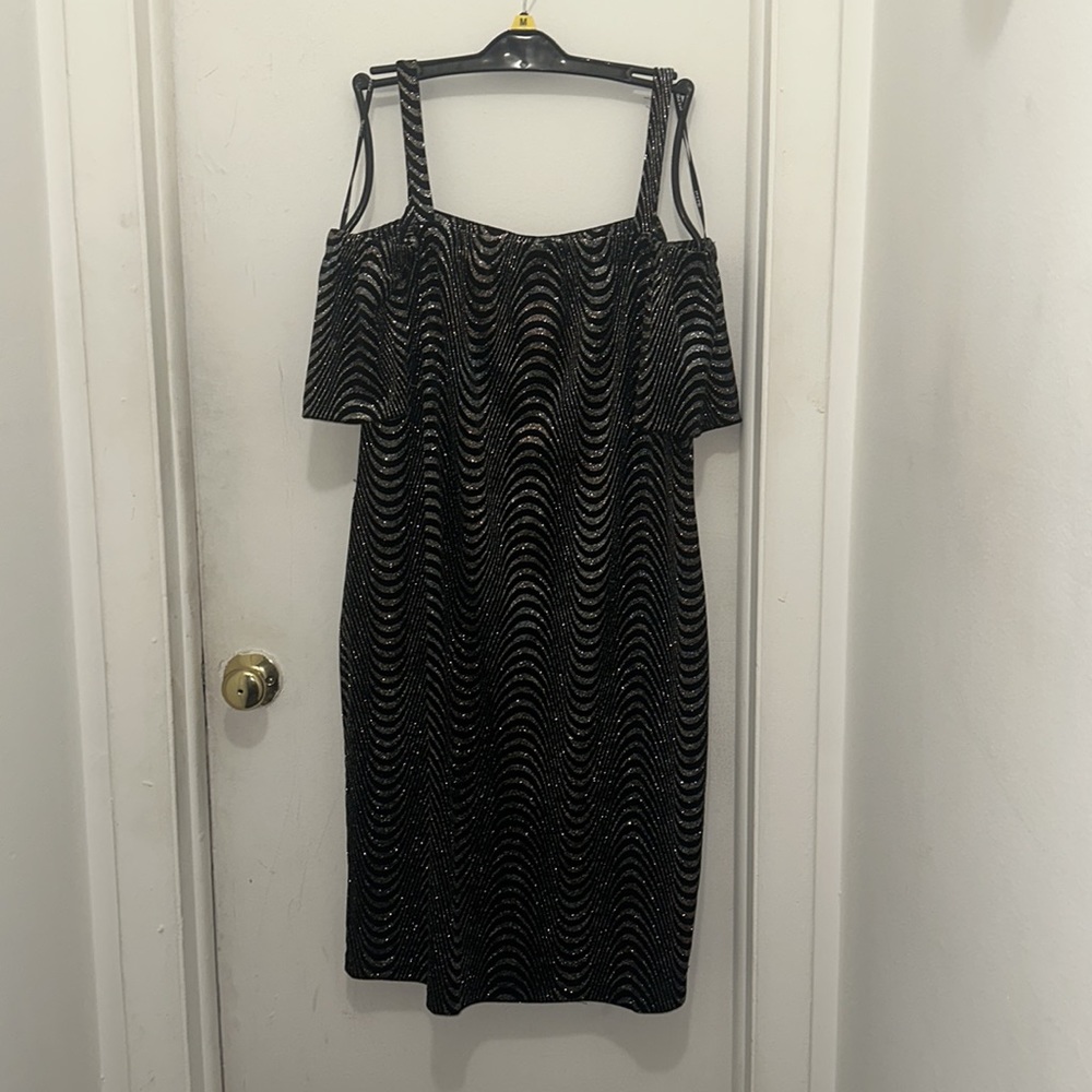 Check it Out Plus Dress - Picture 2 of 5